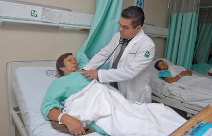 Médicos se actualizan en temas de vacunación 