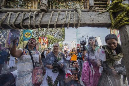 Los ‘Concheros’ conquistan la Ciudad de la Luz