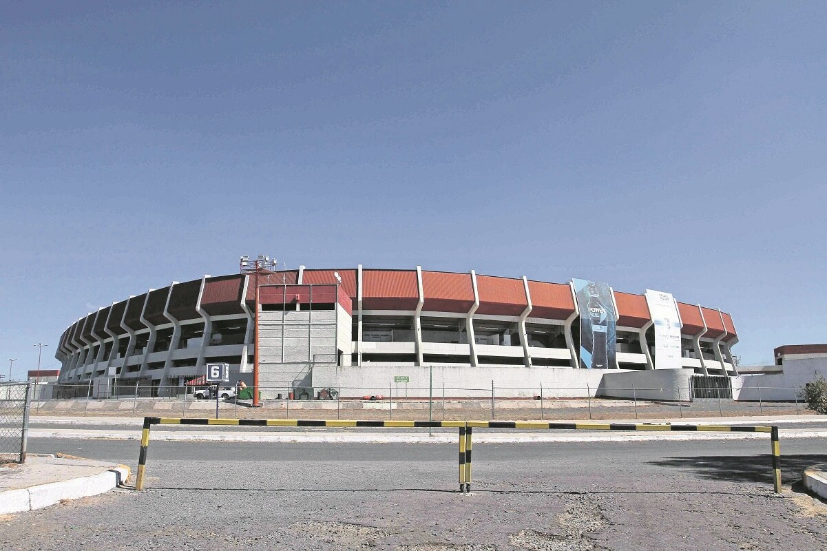 Sigue en pie concierto de Christian Nodal en el Corregidora, tras disturbios entre Gallos y Atlas