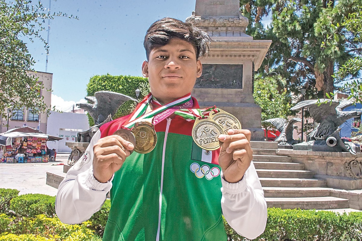 Contrarreloj, luchador queretano recauda fondos para asistir a mundial