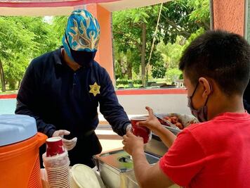 ¡Más policías como estos! 