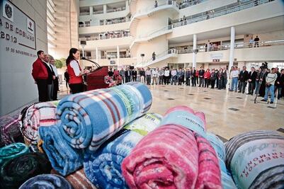 Apoya municipio colecta de cobijas