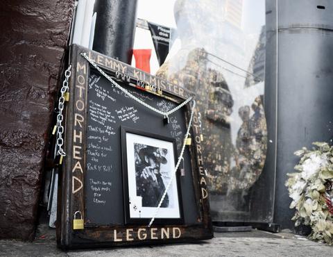 Rockeros le dicen adiós a Lemmy Kilmister