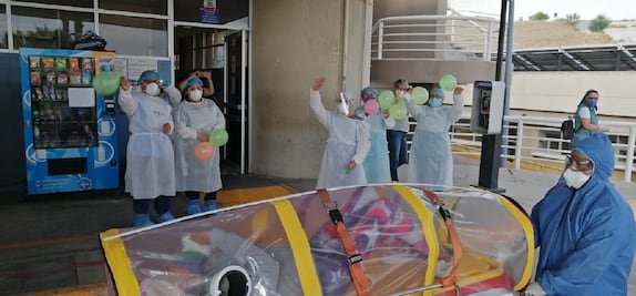 Dan de alta a los primeros dos niños queretanos que padecían Covid-19