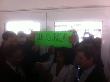 Ex candidatos ciudadanos "clausuran" IEEQ