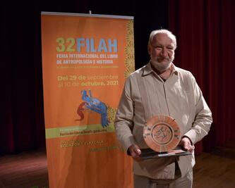 Rinden homenaje a Manuel Oropeza