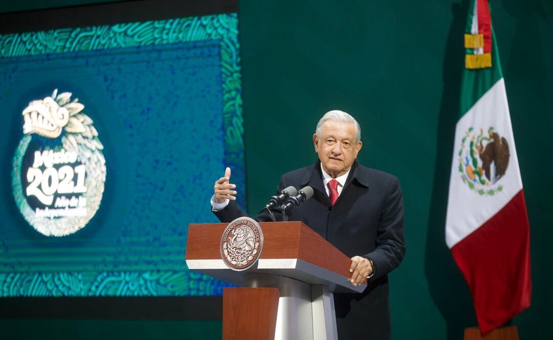 Prohibido prohibir, dice AMLO sobre uso de cubrebocas en su concentración masiva en el Zócalo