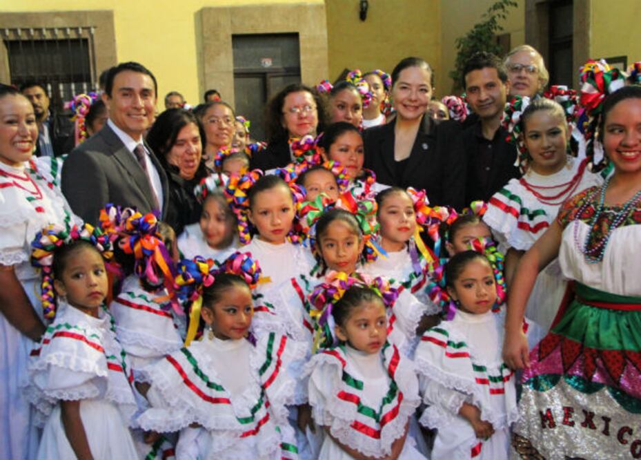 Convocan a menores a acercarse al arte