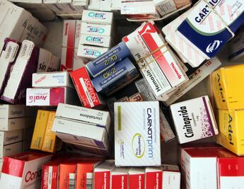 Secretaría de Salud admite déficit en medicamentos