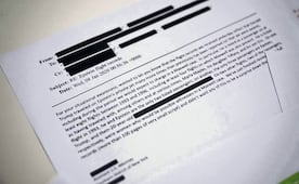 EU retira miles de documentos del caso Epstein; identidad de víctimas quedó expuesta