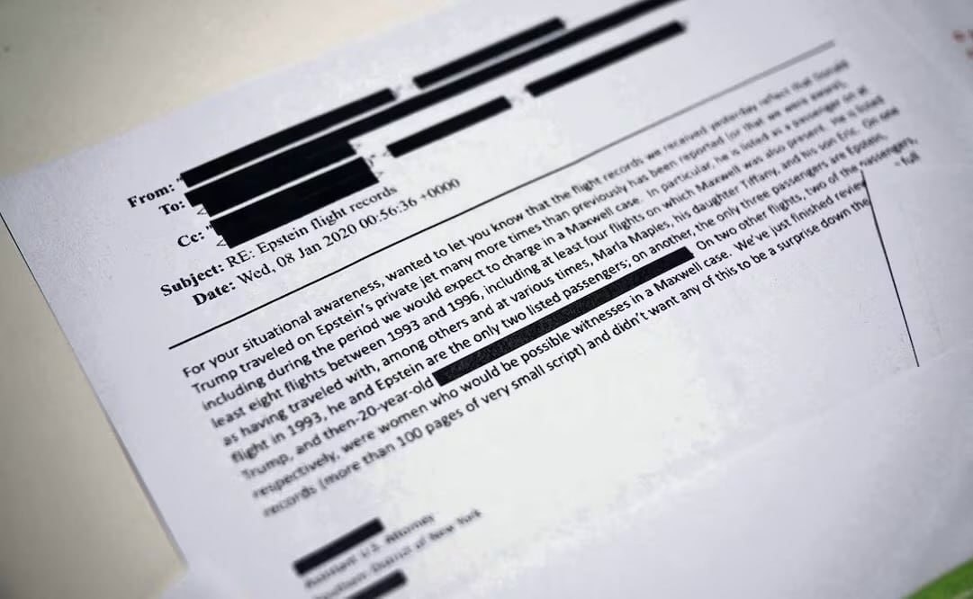 Sobrevivientes afirmaron que las deficiencias en la edición de los archivos habían "trastocado" la vida de casi 100 víctimas. Foto: AFP