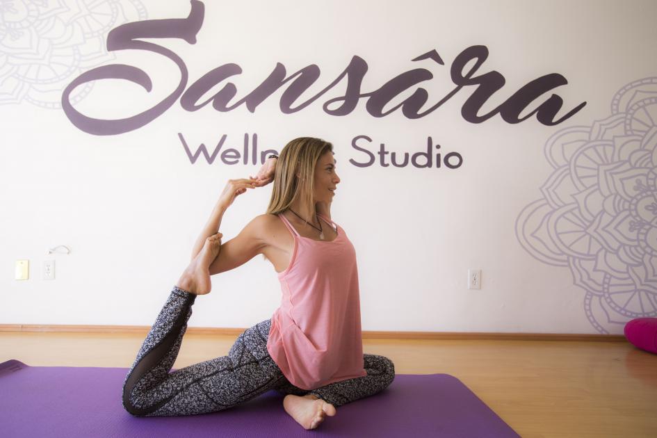 Jessica Guerrero cambió las finanzas por el yoga
