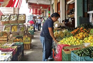 Estancada construcción de Abastos
