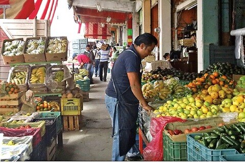 Estancada construcción de Abastos