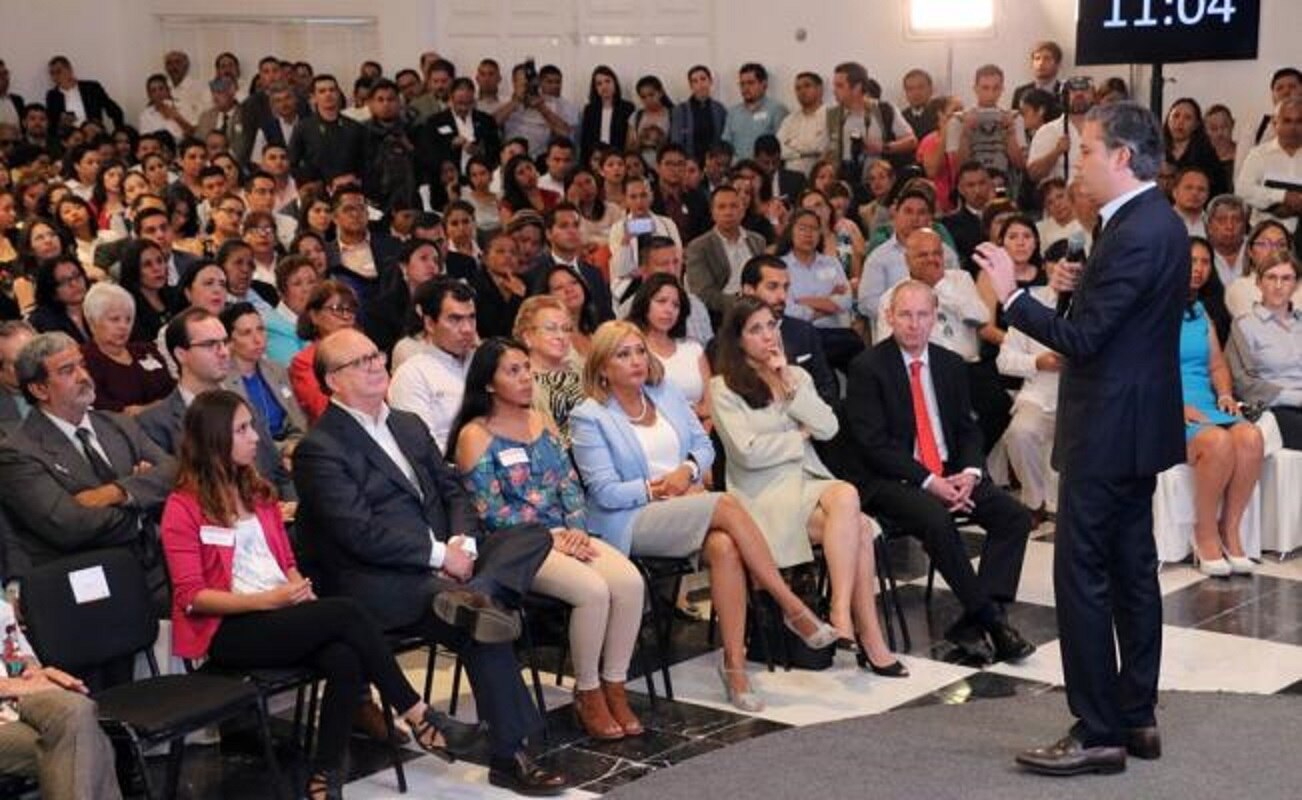 Plazas docentes, sólo a través del mérito: Nuño