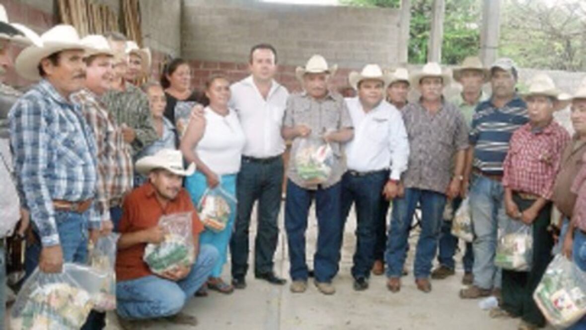 Dialogan respaldo a campo