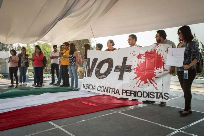 Anuncian amplia consulta para ley de protección a periodistas