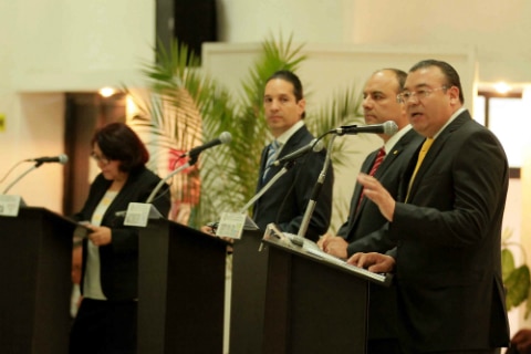 Pide Camacho comparar propuestas del debate