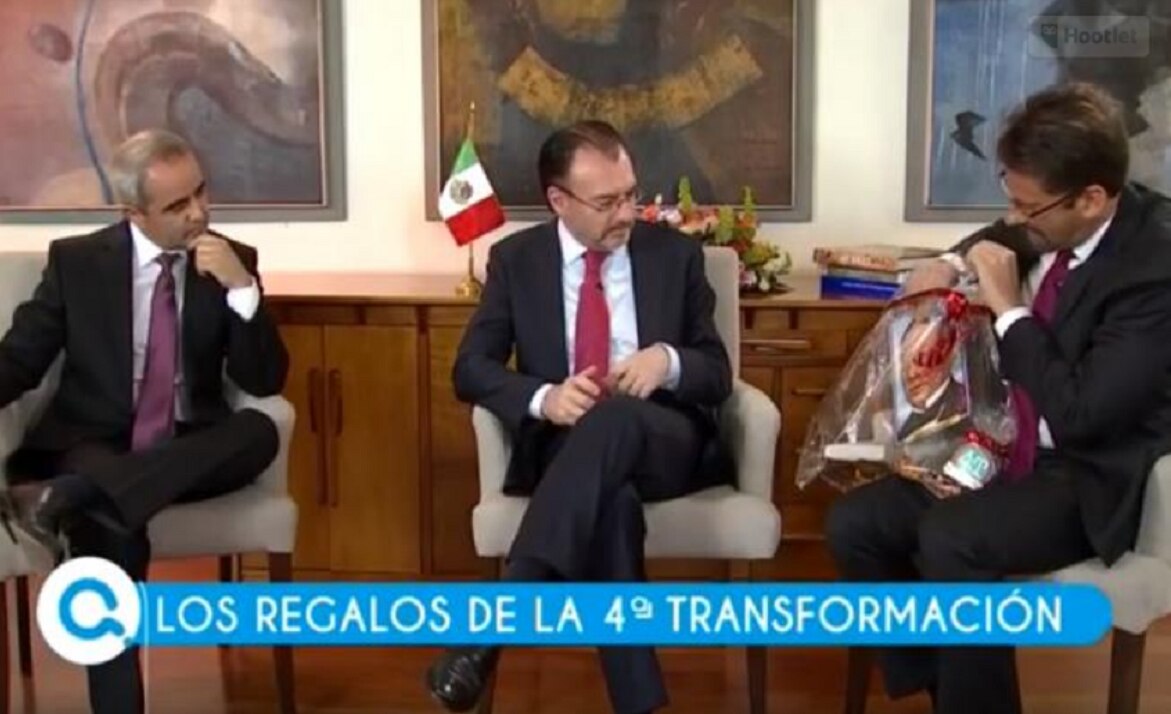 Regalan arcón de la cuarta transformación a Luis Videgaray
