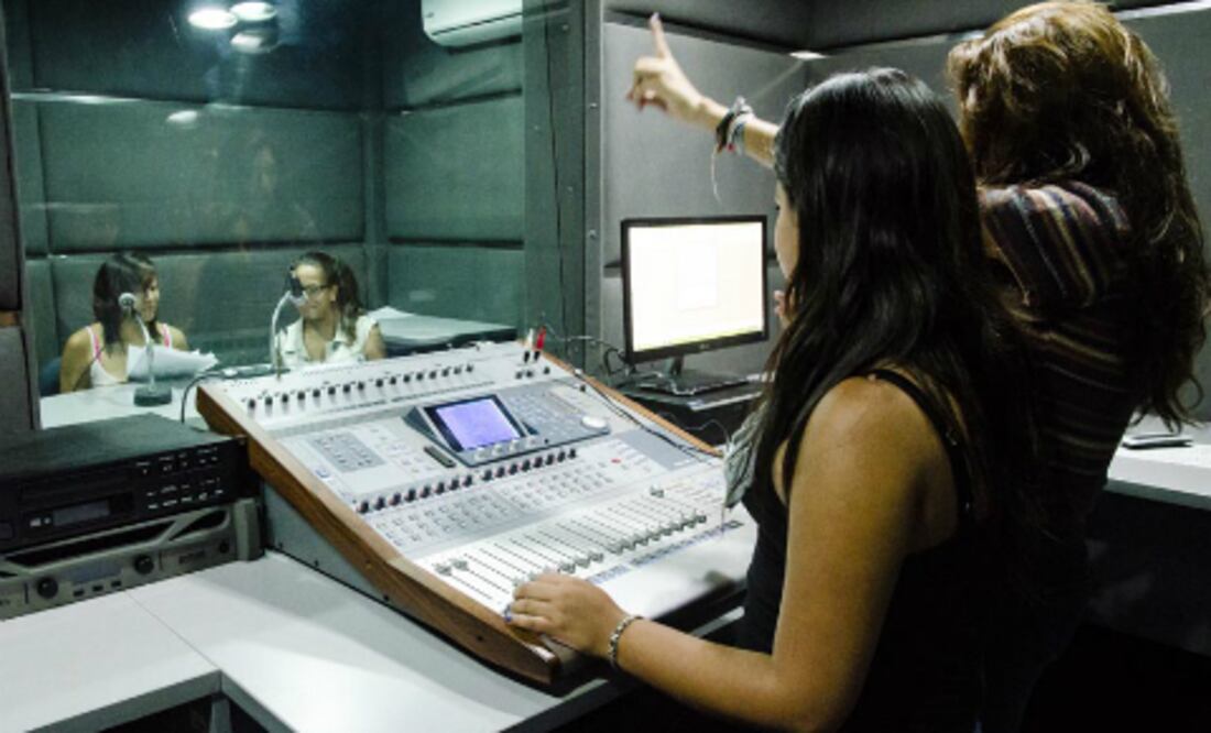 Mazda promueve radio digital en la entidad