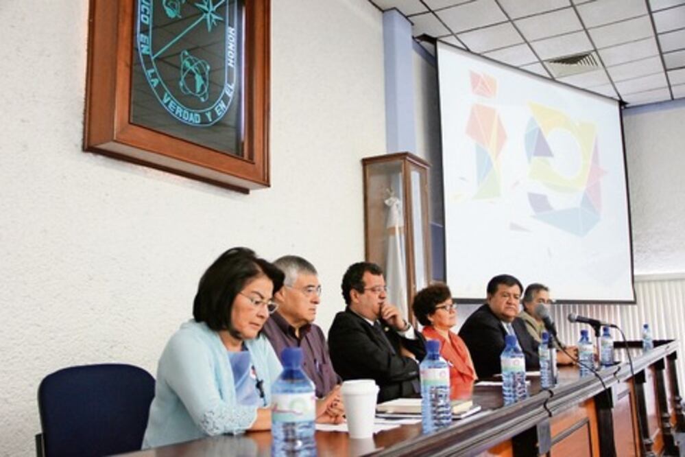Impulsa UAQ primer coloquio estudiantil