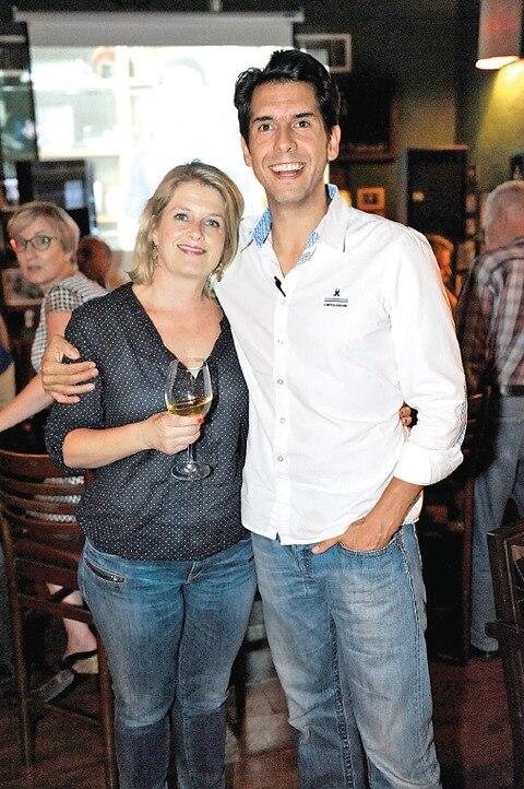 Se divierte la comunidad holandesa