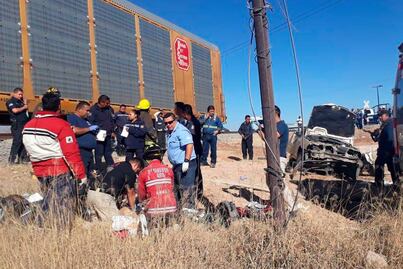 Choque con tren deja un muerto y un lesionado 