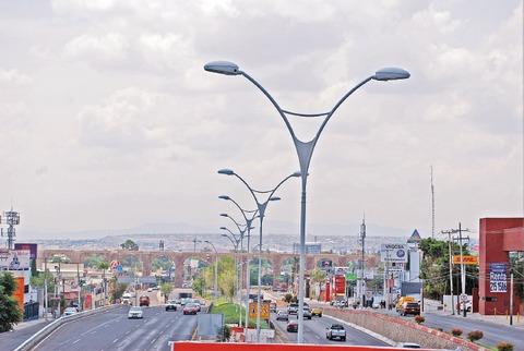 Invierten 5 mdp para cambiar luminarias