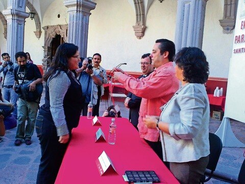 Certifica UAQ a guías de turismo regionales