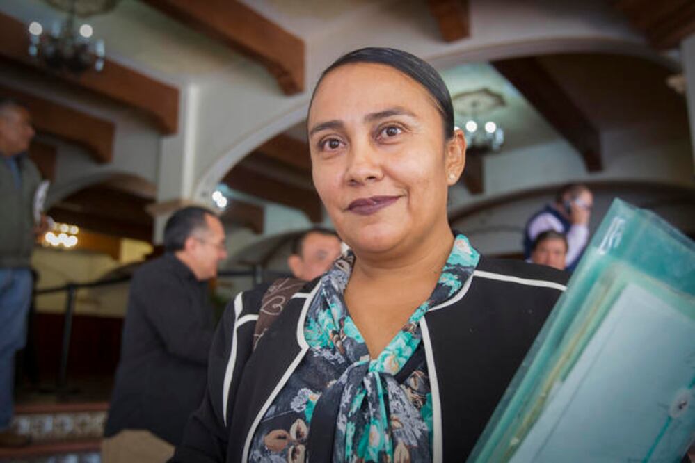 La comerciante Noemí Garduño sostiene que prácticamente todas las asociaciones de comerciantes rechazan la autorización del reglamento (FOTOS: DEMIAN CHÁVEZ. EL UNIVERSAL)