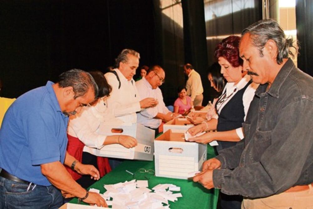 El STEUAQ rechaza oferta de alza salarial