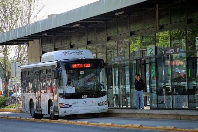 Domínguez no descarta aumento de pasaje