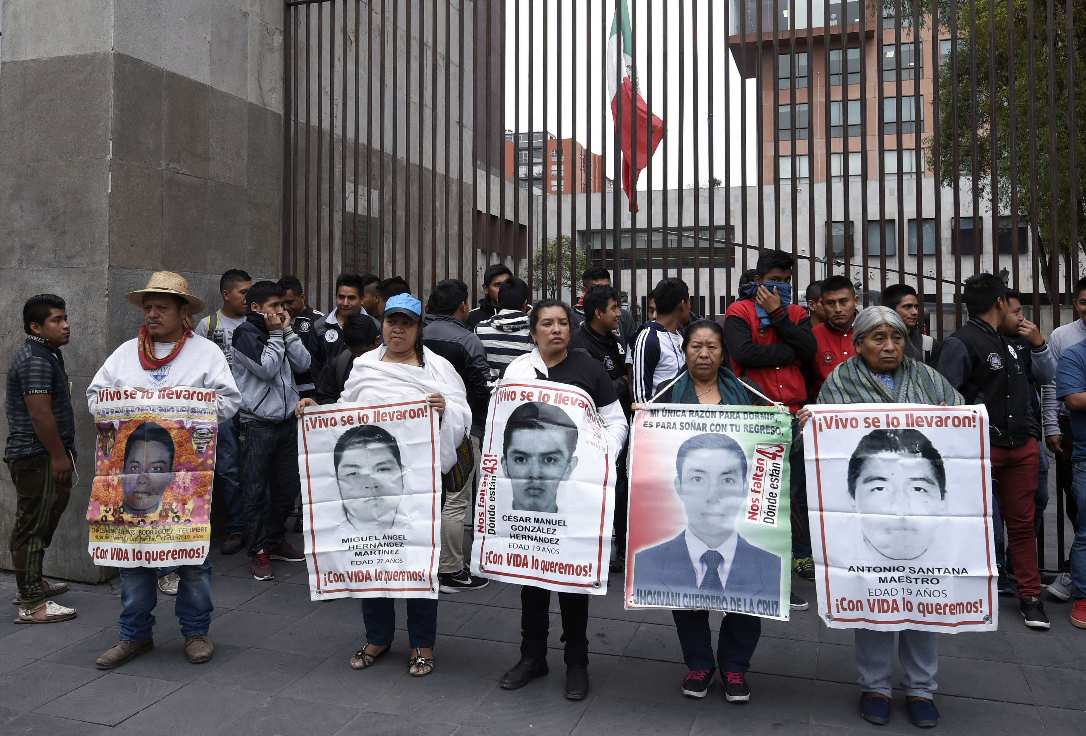 México reafirma compromiso para esclarecer caso Iguala