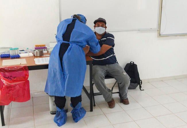 15% de las pruebas que aplica la UAQ dan positivo a Covid-19