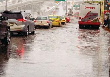Lluvia de anoche dejó encharcamientos en Querétaro y El Marqués