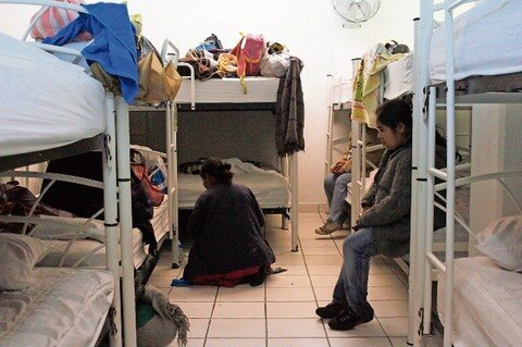 Reportan que indigentes prefieren no asistir a albergues