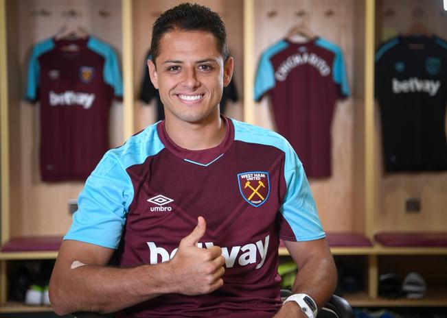 Javier Hernández ya lució la playera de su nuevo club en la Premier (TWITTER)