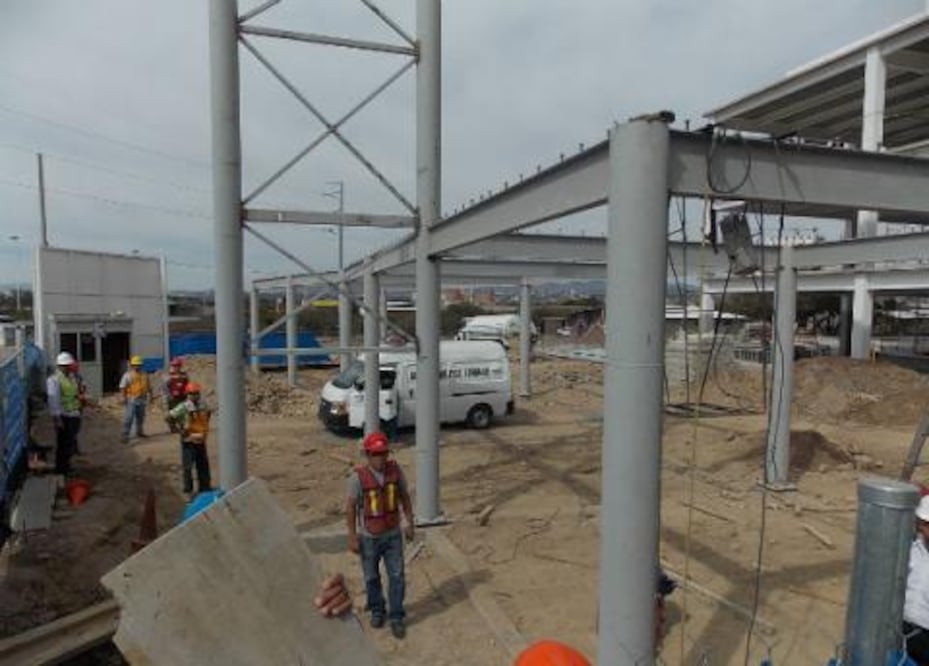 Fallece trabajador al caer más de 20 metros