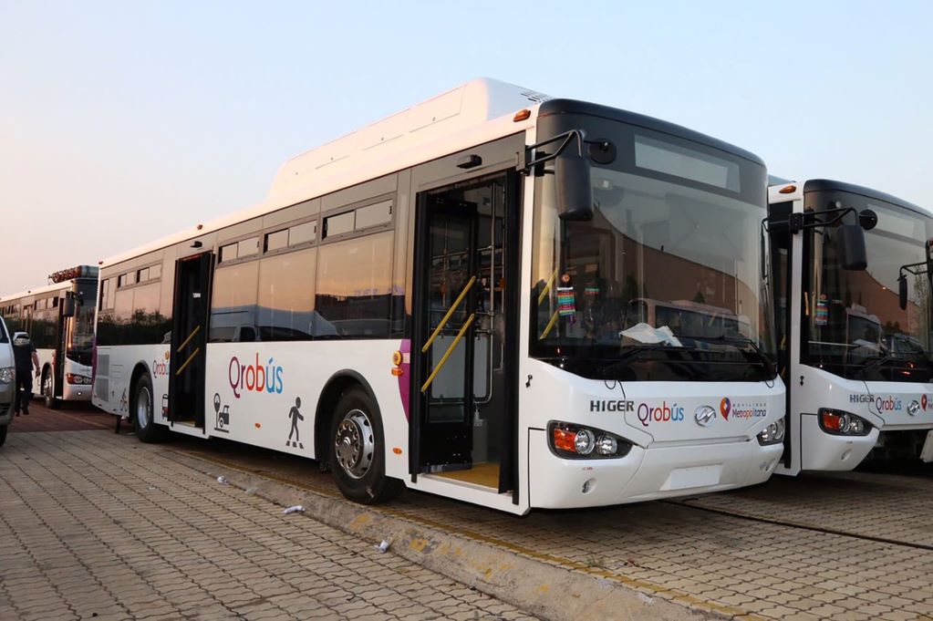 Falta de refacciones saca 100 autobuses chinos del Qrobús
