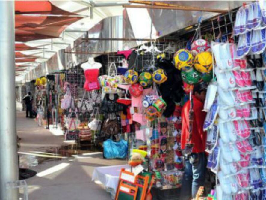 Retiran a 10 ambulantes