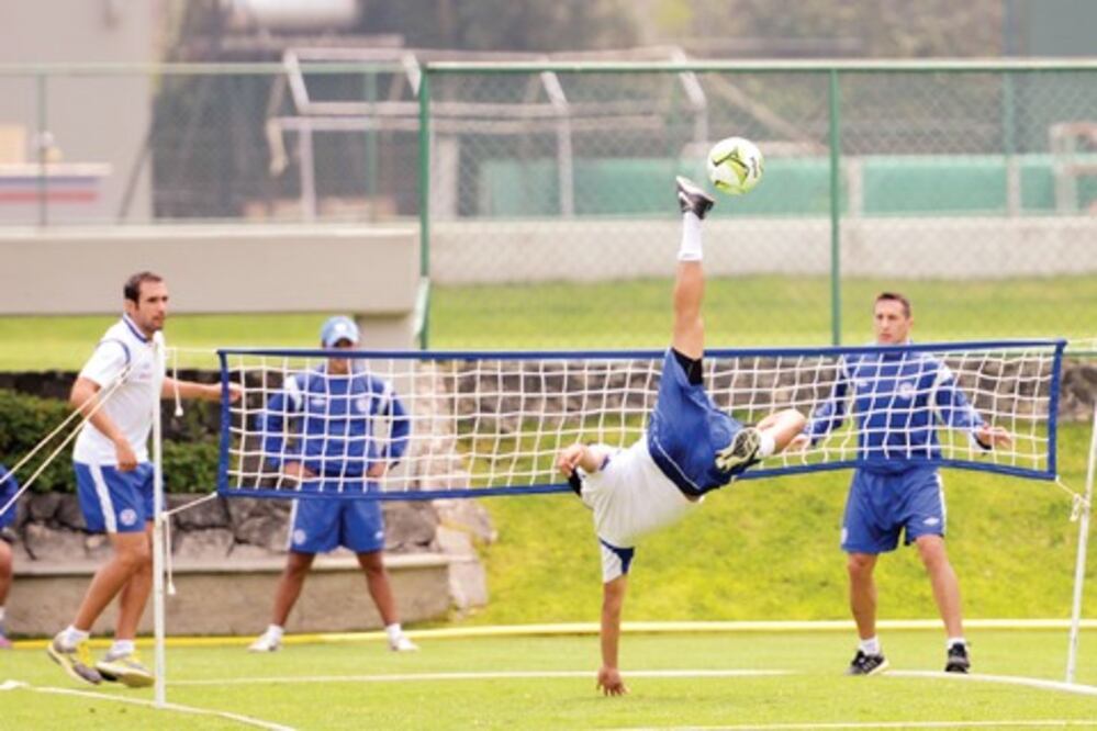 En suspenso, alineación de Pavone