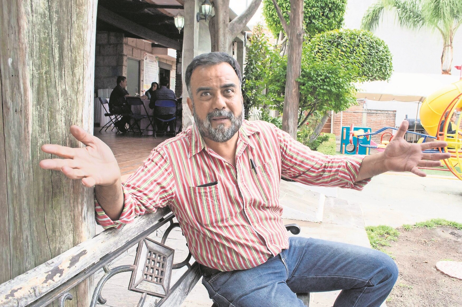 Paco busca que los domingos, en la calle Madero, se puedan instalar artistas, anticuarios y eventos culturales. FOTOS: MITZI OLVERA