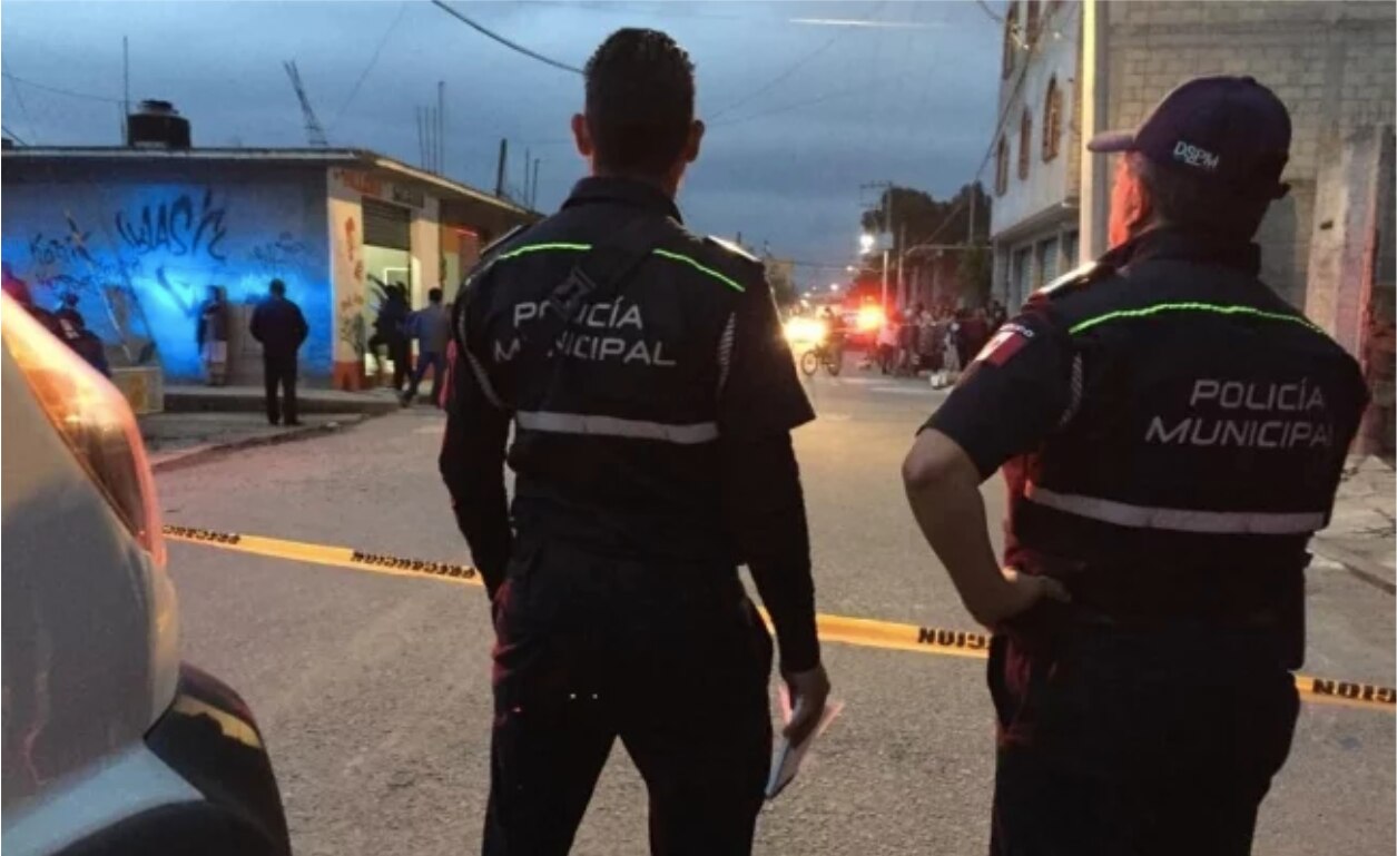 Matan a uno a la entrada de una pollería en Toluca