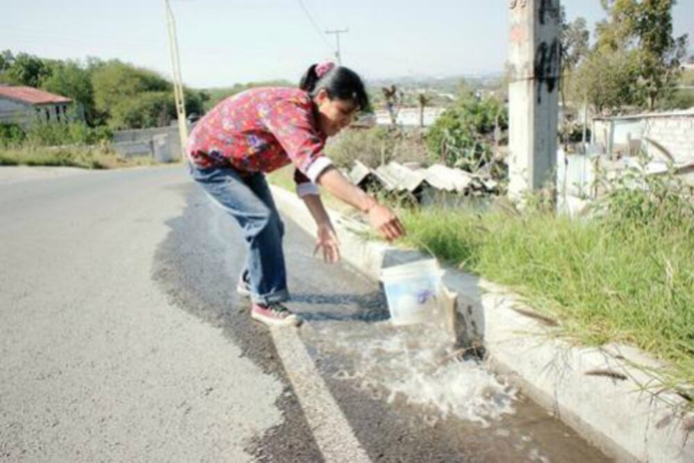 Viven en Cerro de La Cruz, sin agua durante dos meses