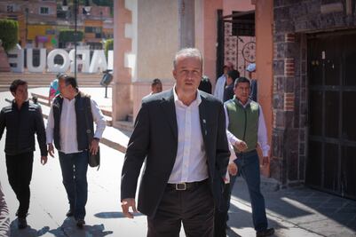 Desiste Mario Calzada de su licencia para participar en elecciones