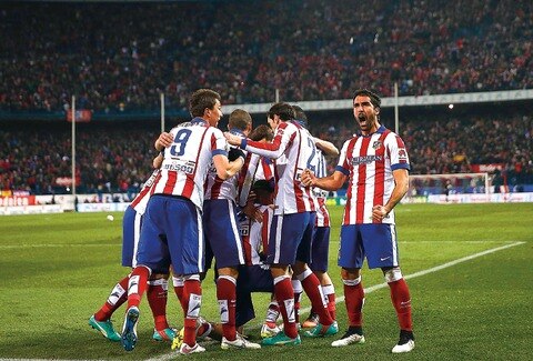 Atlético pone contra las cuerdas a Madrid