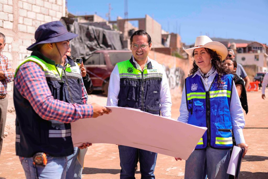 Revisa Josué Guerrero obras de urbanización en El Paraíso