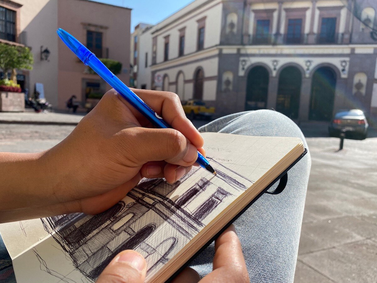 Dibujantes documentan la esencia de la ciudad