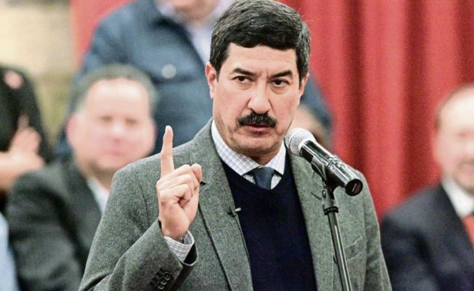 Javier Corral solicitó al Presidente que dé curso a la solicitud de extradición del ex gobernador César Duarte, acusado de peculado. (ALEJANDRO ACOSTA. EL UNIVERSAL)