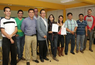 Donan invernaderos a la UAQ